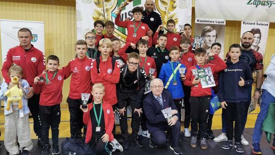 14 medali zapaśników Olimpijczyka Radom