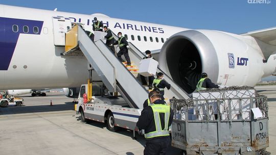 14 ton środków ochrony osobistej sprowadzi Samorząd Mazowsza 