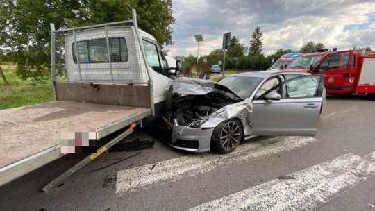 16-latek transportowany śmigłowcem