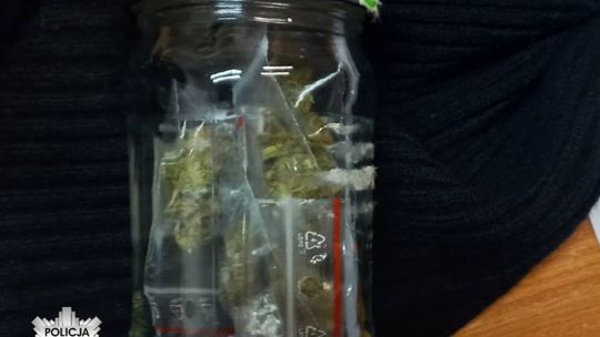16-latka ukradła perfumy. W plecaku miała narkotyki