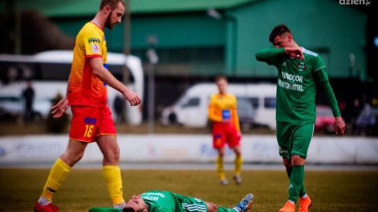 2. liga gra na raty, Radomiak nadrobi w kwietniu