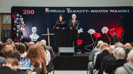 200 lat bohatera! V LO im. Traugutta porwało Radom do poloneza