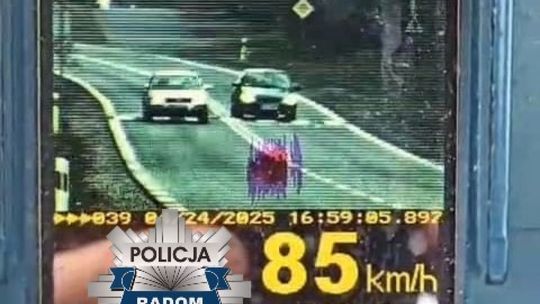 24 punkty karne i wysoki mandat dla kierowcy za szarżę na drodze