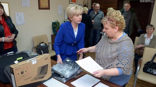 26 laptopów od CBA dla radomskich dzieci