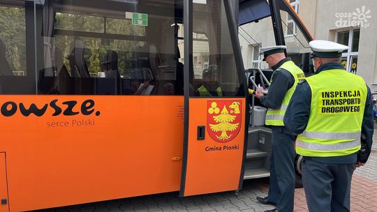 279 kontroli szkolnych autobusów. Inspektorzy zatrzymali 16 dowodów rejestracyjnych