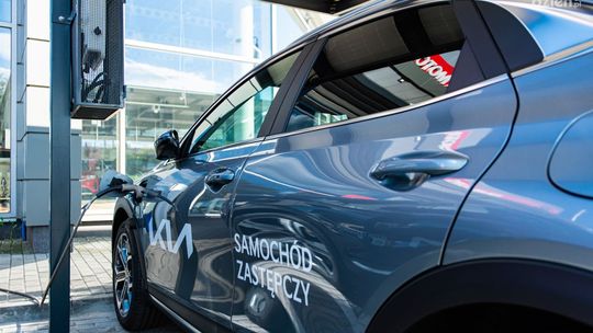 2w1 czyli praktyczny „wtyczkowóz”