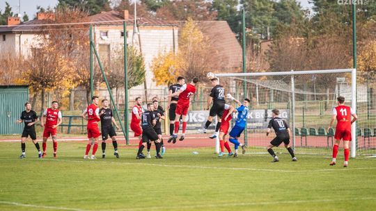 3. liga – Sroga lekcja futbolu w Grodzisku Mazowieckim i wyjazdowy triumf Pilicy w Elblągu