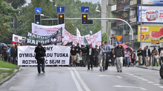 300 przeciwko rządom PO-PSL