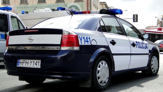 39-latek uciekał nissanem przezd policją