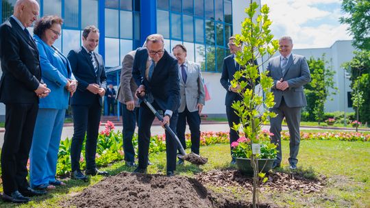 40-lecie Instytutu Technologii Eksploatacji. Prezydent Nawrocki przyznał medale