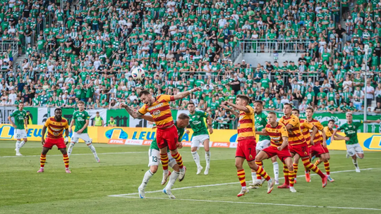 Punkt z liderem! Radomiak zatrzymał Jagiellonię w Białymstoku