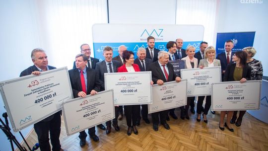 6 nowych karetek trafi do regionu radomskiego