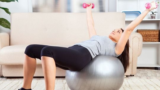 6 porad jak ćwiczyć w domu