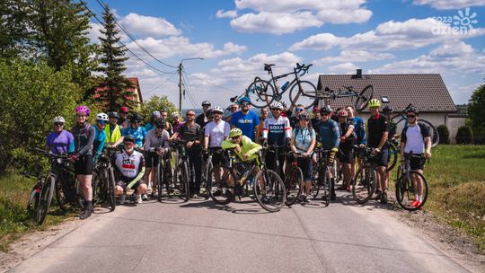 700 rowerzystów ruszyło do Szydłowca. CoZaJazda zakończyła się wyścigiem na Hucisko