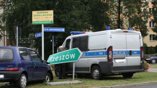 78-letni kierowca uderzył na rondzie w volkswagena