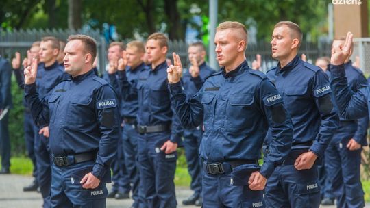 78 nowych policjantów złożyło przysięgę