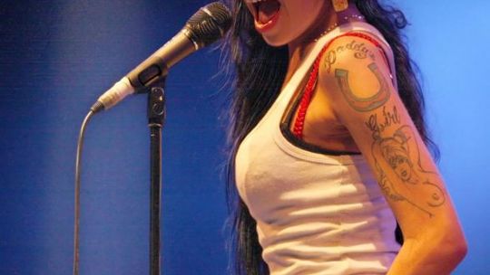 Adele o Winehouse: „Wszyscy doskonale bawiliśmy się jej problemami”