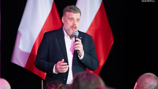 Adrian Zandberg w Radomiu: Mamy dosyć tego PO-PiS-owego pustosłowia Adrian Zandberg w Radomiu: Mamy dosyć tego PO-PiS-owego pustosłowia