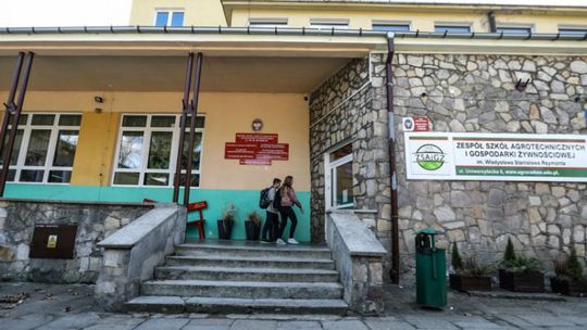 Agrotechnik pod opieką ministerstwa. Poseł KO pyta co z wynagrodzeniami i inwestycjami