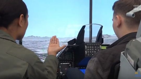 Air Show 2018. Poczuj się jak pilot F16