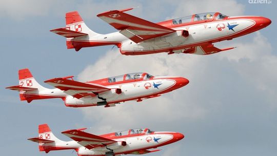 AIR SHOW: Biało-Czerwone Iskry wróciły do Radomia!