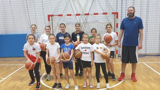 Akademia Koszykówki Radom zaprasza na zajęcia z tej dyscypliny sportu