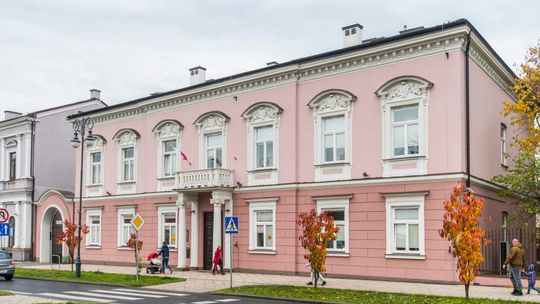 Akt oskarżenia dla kierowcy karetki, który spowodował wypadek w Jedlińsku