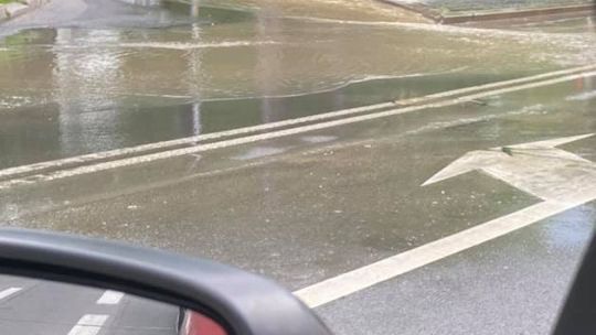 Aktualizacja. Awaria rury na XV-leciu 