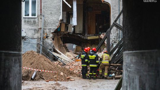 Aktualizacja! Zawaliła się część kamienicy przy ul. 25 Czerwca [zdjęcia i wideo]