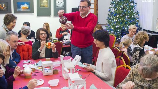Ale cudeńka! Radomianie malowali bombki