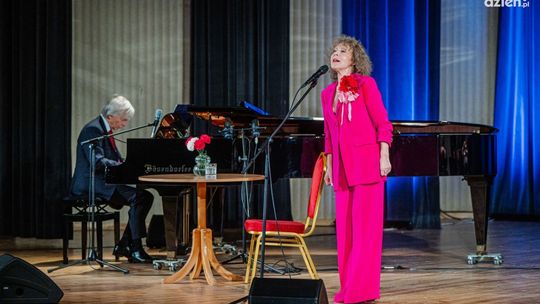 Alicja Majewska zaśpiewała piosenki Korcza i Andrusa