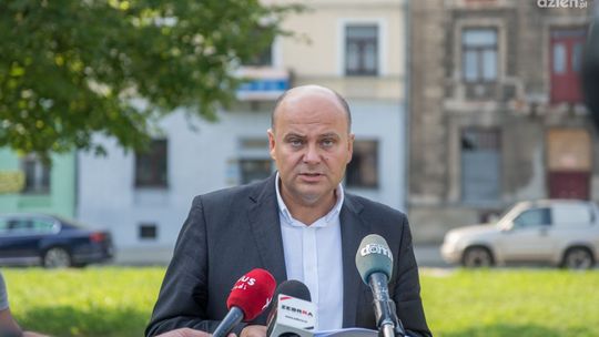 Andrzej Kosztowniak prostuje