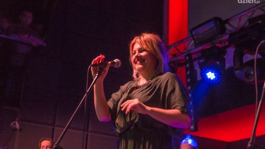 Ania Dąbrowska zaprasza na koncert w hali Radomskiego Centrum Sportu. Wystąpi też Jan Majewski
