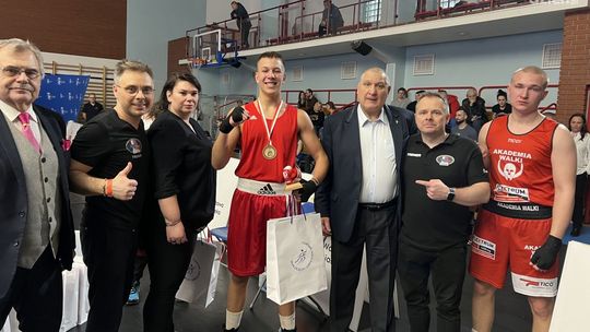 Antoni Bal wygrał w bokserskim debiucie