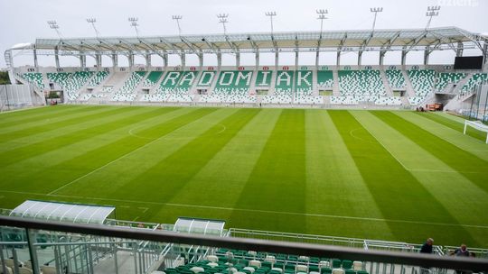 Atrakcje na meczu Radomiaka Radom z Cracovią - przelecą Orliki!