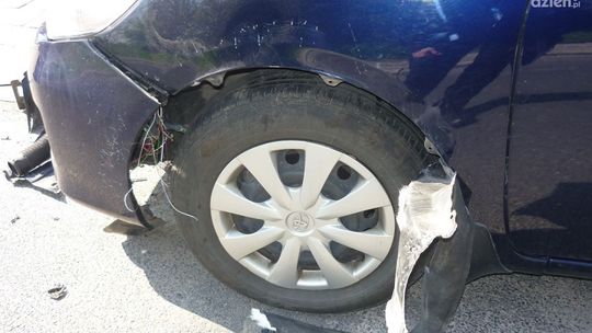 Auto... rozszarpane przez psy