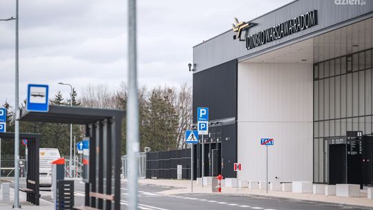 Autobusy będą dowozić pasażerów z lotniska do Warszawy
