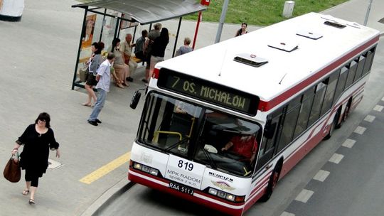 Autobusy wracają na stałą trasę