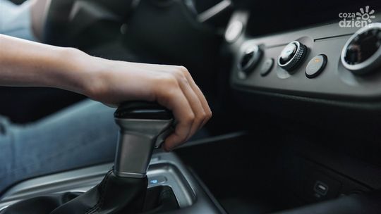 Automat, manual czy skrzynia dwusprzęgłowa – jak sposób codziennej jazdy wpływa na wybór przekładni?