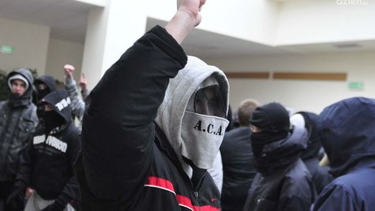 Awantura podczas wykładu Adama Michnika! (VIDEO)