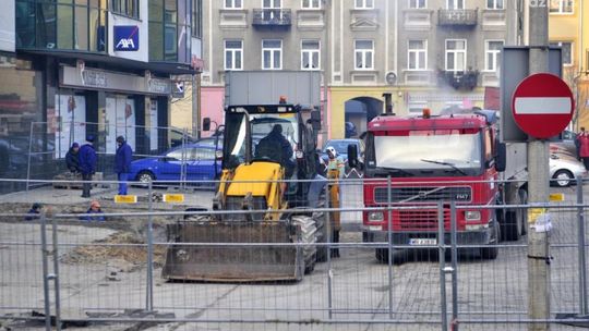 Awaria sieci ciepłowniczej. Pod ZUS trudno dojechać!