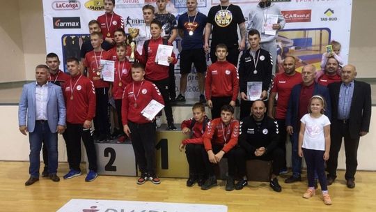Aż 25 medali zapaśników Olimpijczyka Radom w mistrzostwach województwa