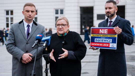 Bąkiewicz i Kempa: "Nie dla paktu migracyjnego"