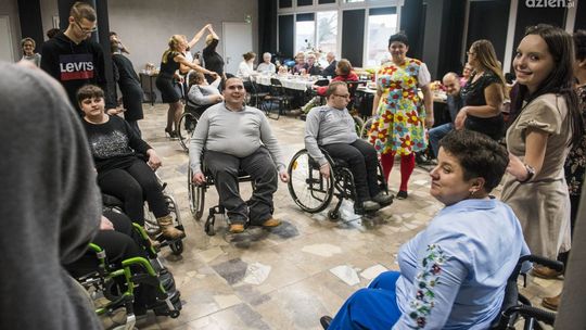 Bal karnawałowy osób niepełnosprawnych