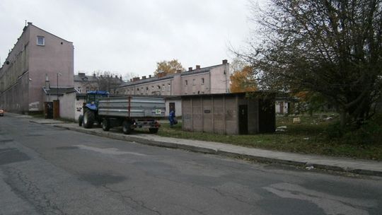 Bałagan, libacje i zwłoki na miejskim terenie