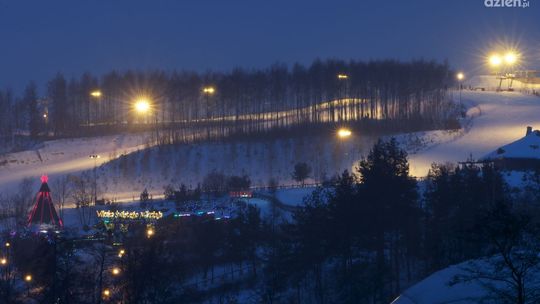 Bałtów. Nocna jazda na nartach i show na lodzie
