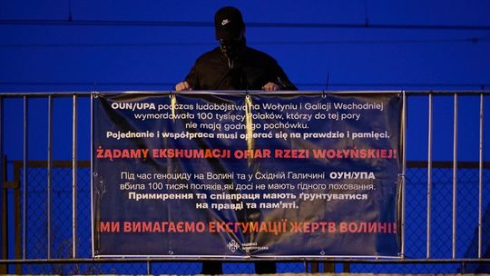 Banery o Rzezi Wołyńskiej na terenie Radomia. To akcja Młodzieży Wszechpolskiej 