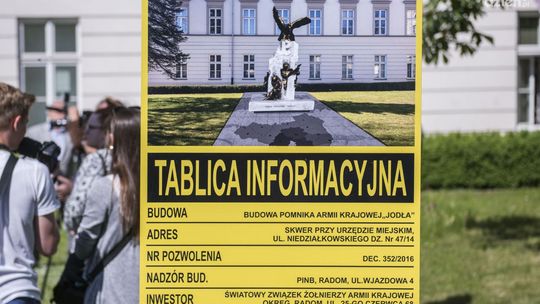 Będą montować pomnik. Zamkną odcinek drogi