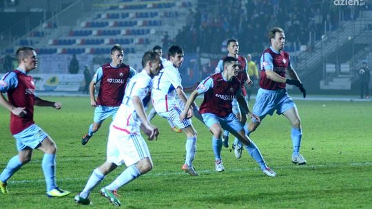 Bez bramek w meczu Broni z Huraganem