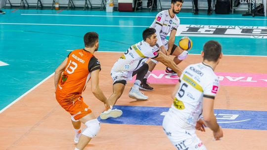 Bez seta w Bełchatowie. Cerrad Enea Czarni powalczyli tylko w dwóch partiach